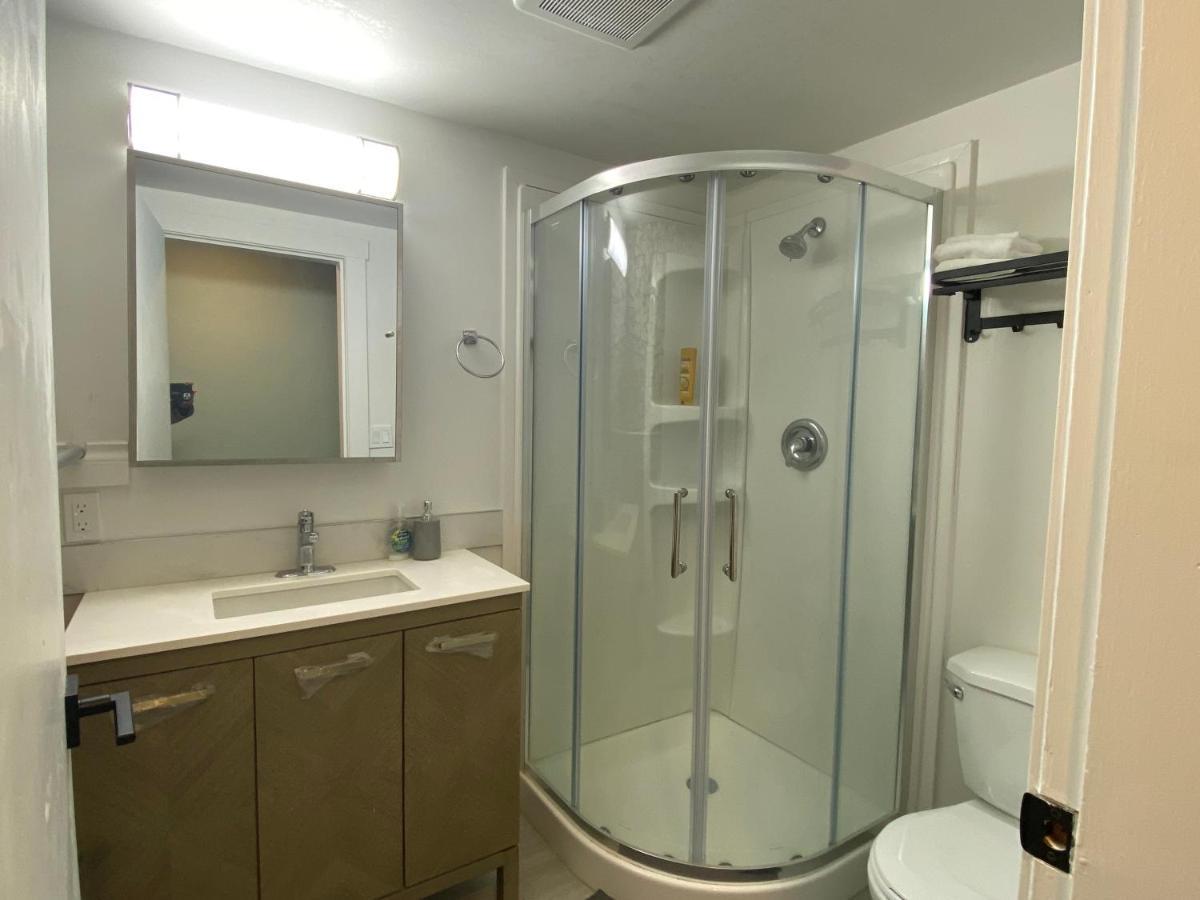 Hudson Homes Bnb Saanich Buitenkant foto